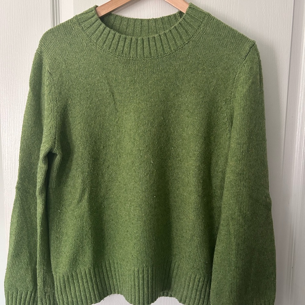 Banana Republic Green Crewneck Sweater